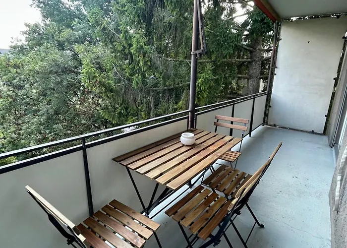 Chic Comfort In A Prime Location *